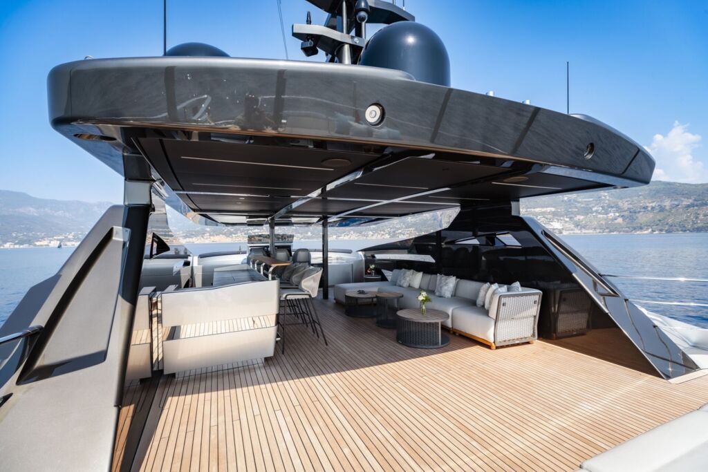 pershing exterior ARINA ()