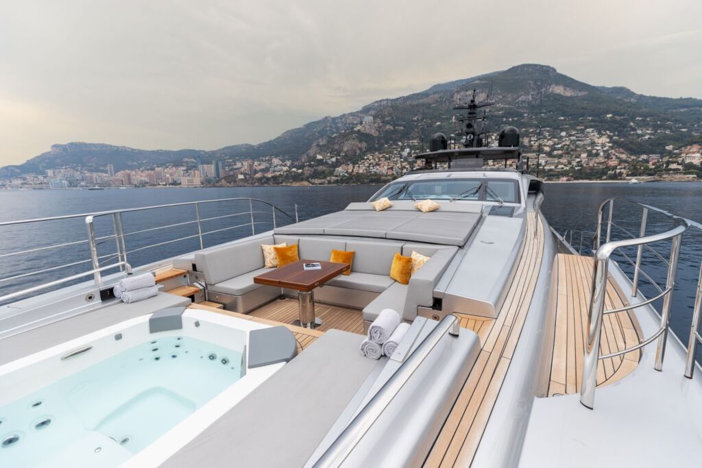 pershing exterior ARINA ()