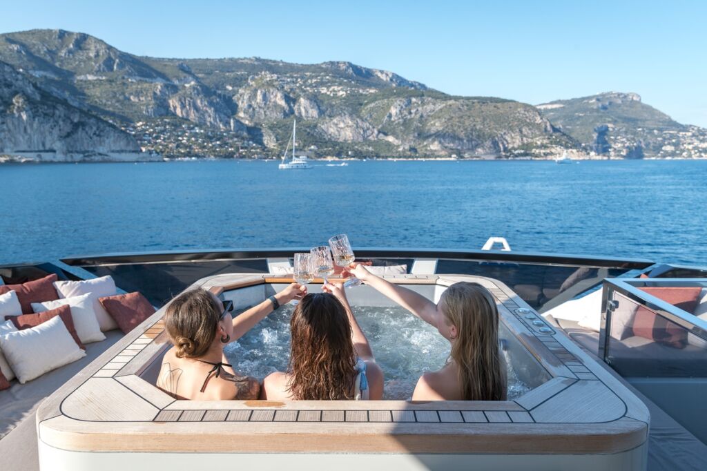 Yachtzoo INFINITY NINE