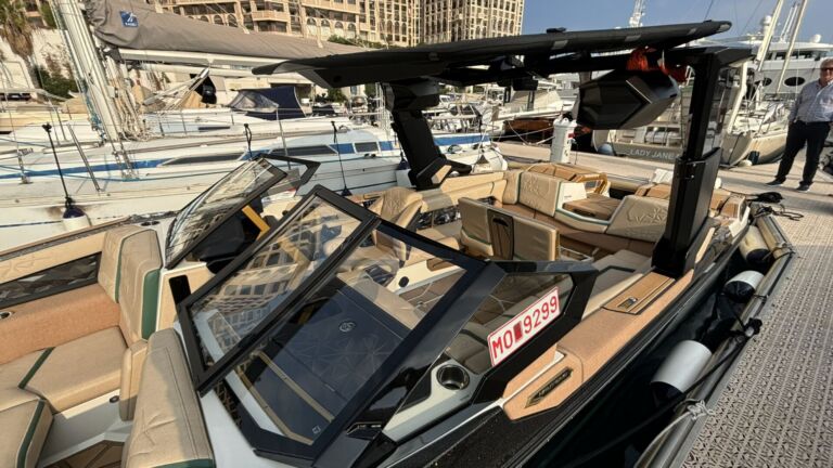 FAST BOAT V ()