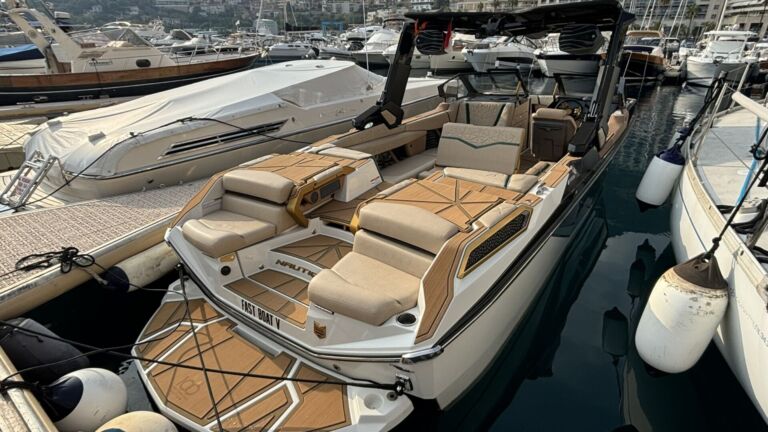 FAST BOAT V ()