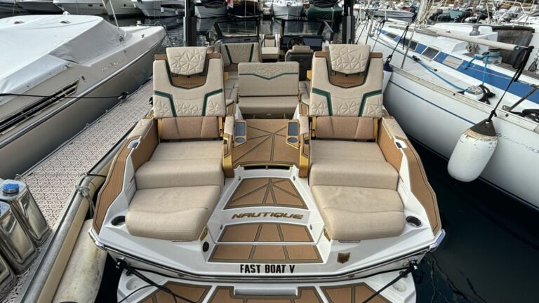 FAST BOAT V ()