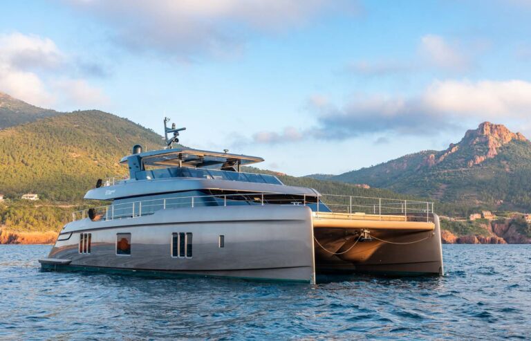 VOLTAIRE Sunreef Catamaran ()