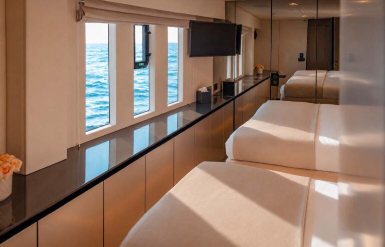 VOLTAIRE Sunreef Catamaran ()