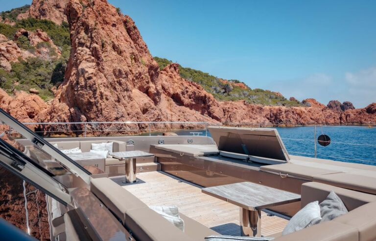VOLTAIRE Sunreef Catamaran ()