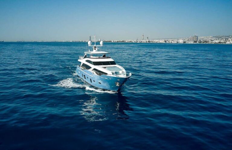 Adromelia yacht