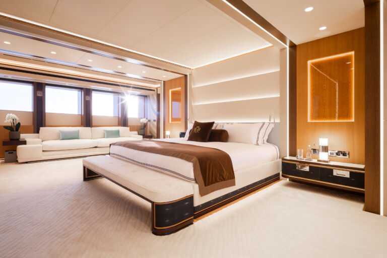 Charter Yacht GAJA Hessen ()