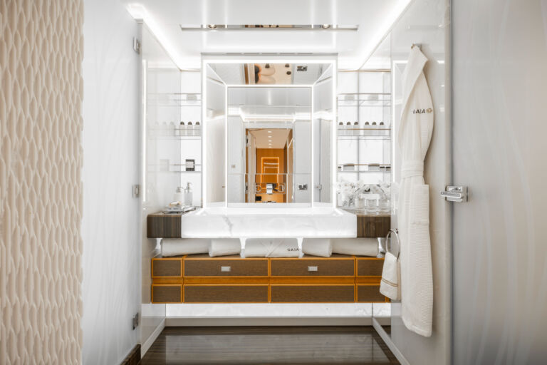 Charter Yacht GAJA Hessen ()