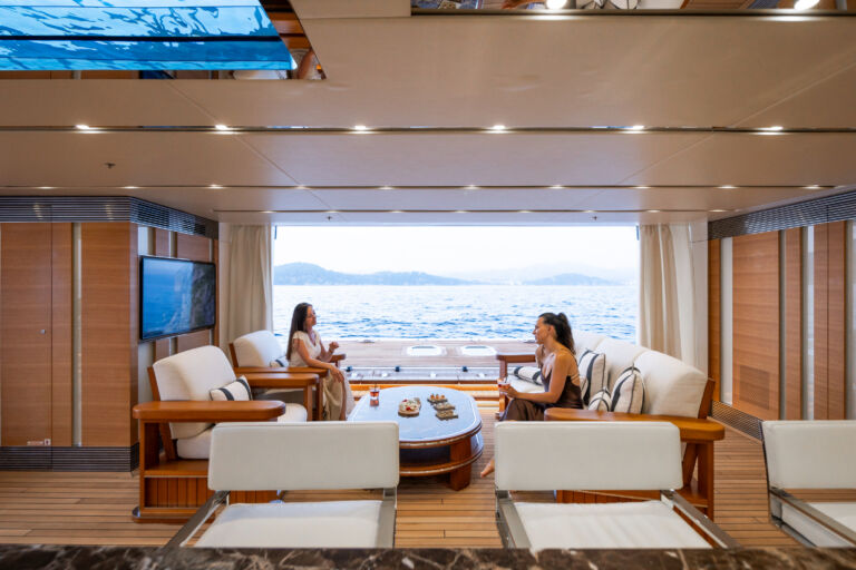 Charter Yacht GAJA Hessen ()