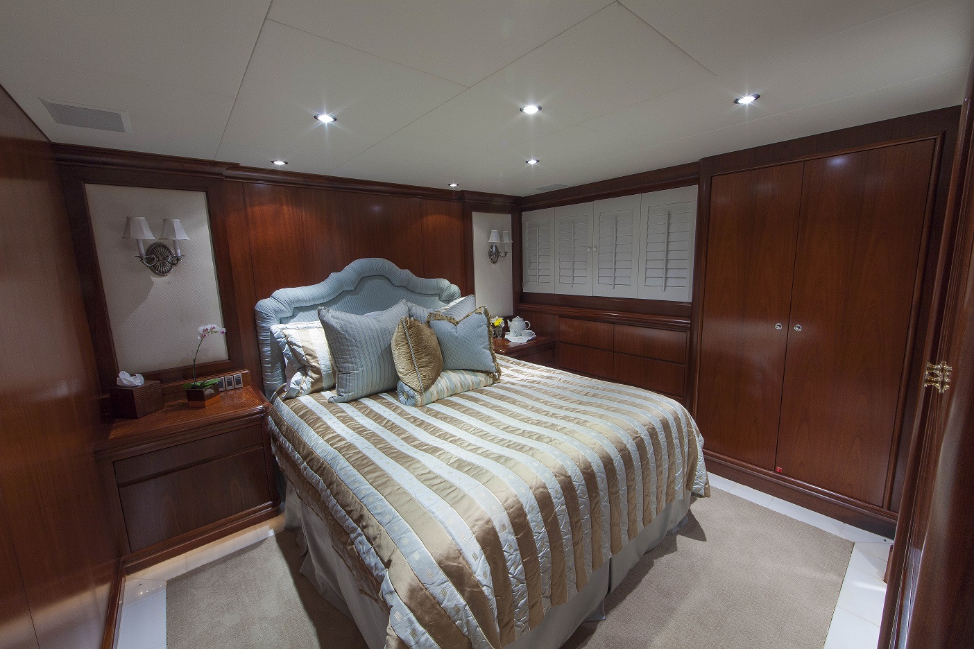 Aspen Alternative luxury motor yacht