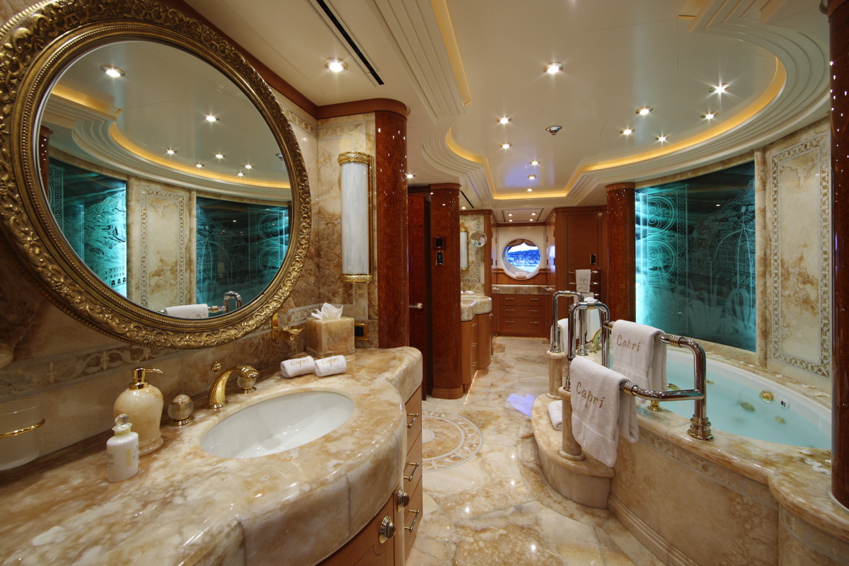 Capri luxury yacht management